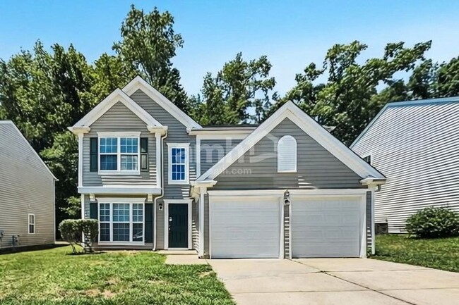 Building Photo - 2912 Hayling Dr