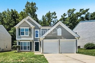 Building Photo - 2912 Hayling Dr