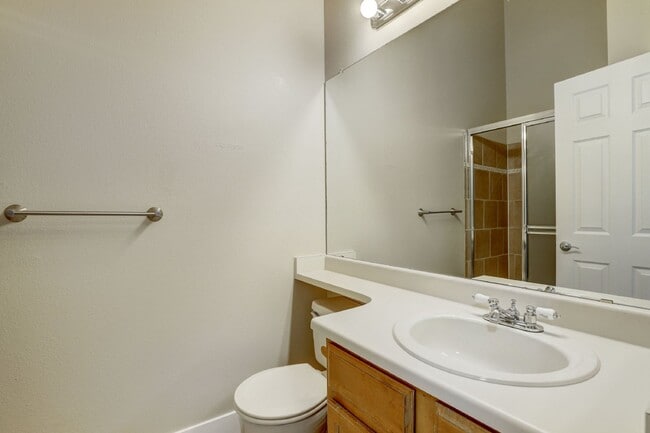 Building Photo - 2BR/2.5BA+ W/D -NEAR Cherry Creek Park