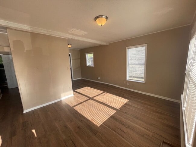 Building Photo - 4613 Yolanda Dr