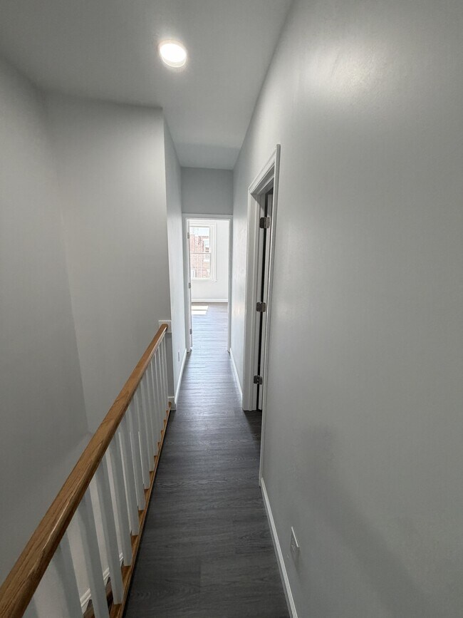 Building Photo - 1336 S 29th St
