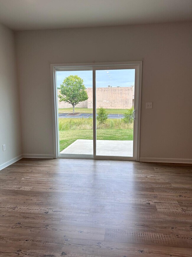 Building Photo - 108 Founders Dr