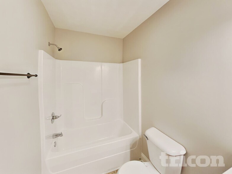 Building Photo - 523 Twyla Dr