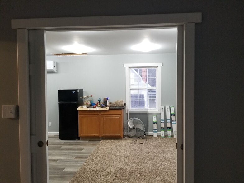 Building Photo - 807 Maple Ave