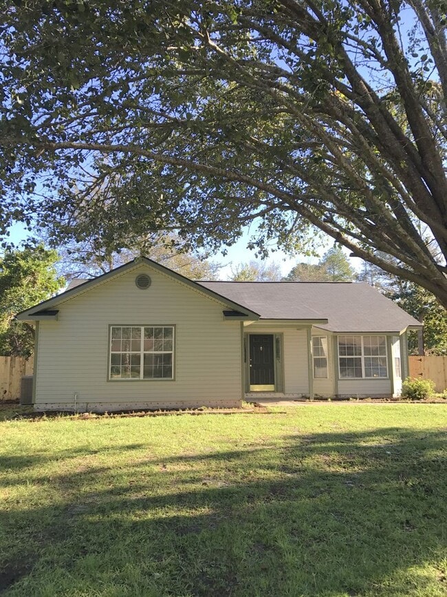 Primary Photo - 611 Demere Street