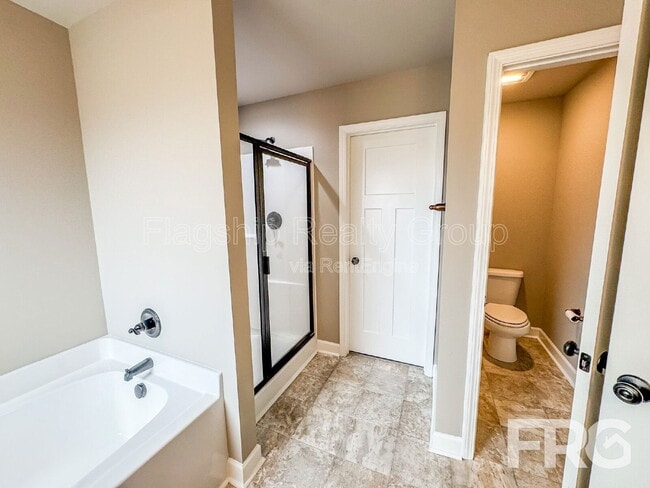 Building Photo - 419 Planters Ridge Dr