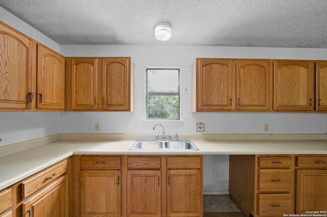 Building Photo - 3161 Tanglewood Trail