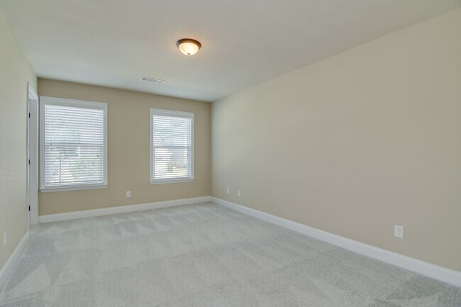 Building Photo - Updated Home in Heart of Evans