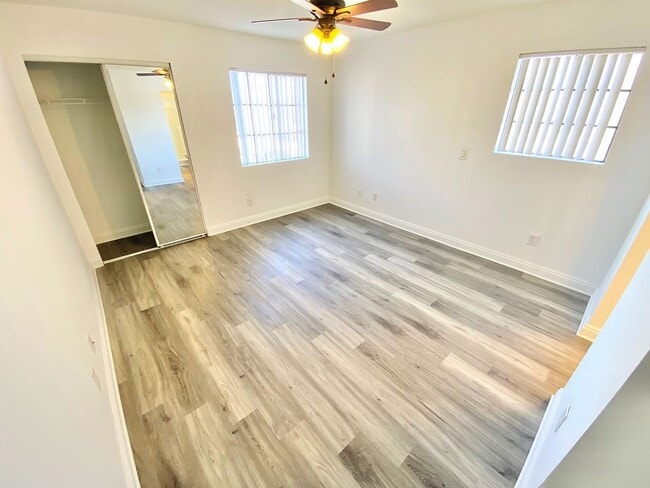 Building Photo - CONDOMINIUM IN A GATED COMMUNITY WITH 2 BE...