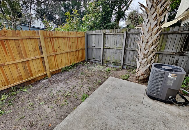 Building Photo - 158 Highland Ave