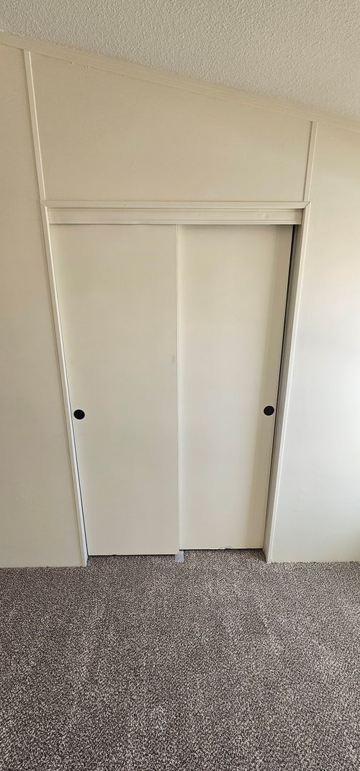 Building Photo - Fully Renovated 3Bd/2Ba Home in River Rock Fenced Yard Pet Friendly