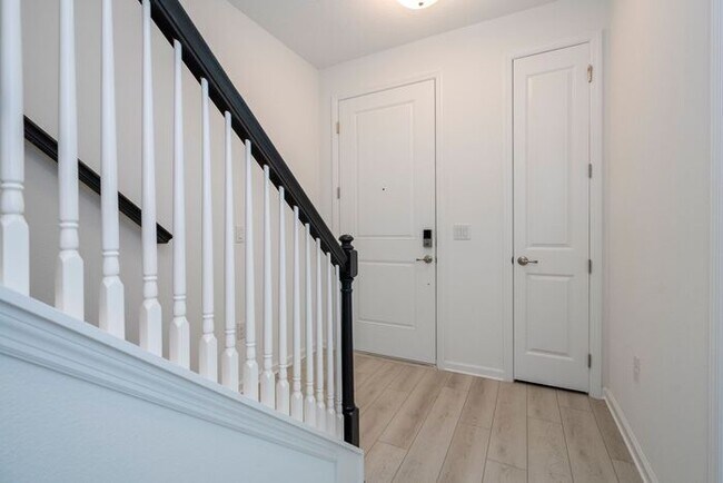 Building Photo - Modern 3-Bedroom 3.5-Bath Townhome with EV Charger, Smart Home Features, 2-Car Garage & Resort-St...