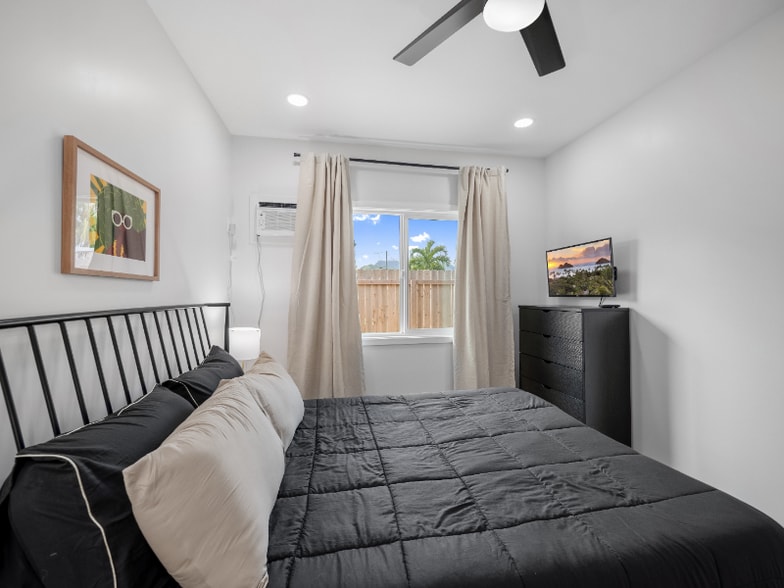 Building Photo - 338 Kalama St