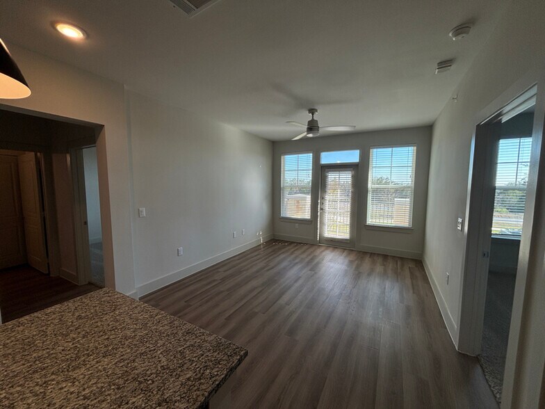 Building Photo - 216 Flint Rdg Rd