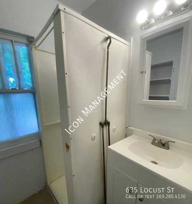 Building Photo - 635 Locust St
