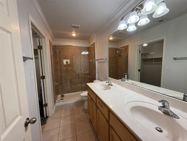 Building Photo - 3209 MacArthur Ave