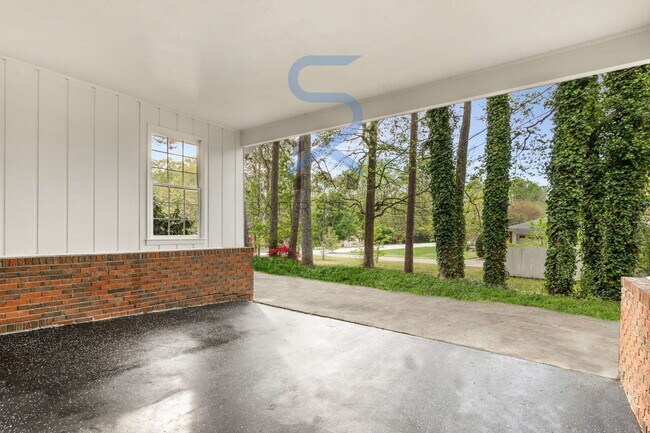 Building Photo - 2694 Hickory Valley Dr