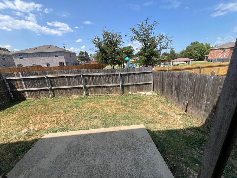 Building Photo - 906 Parkplace Ridge