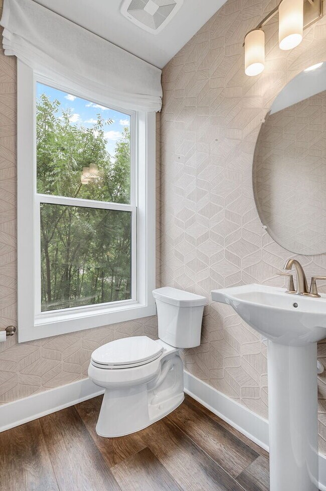 Building Photo - Spacious 3 Bedroom Condo Near VCU & VUU –  Most Utilities Included – $3,200/mo