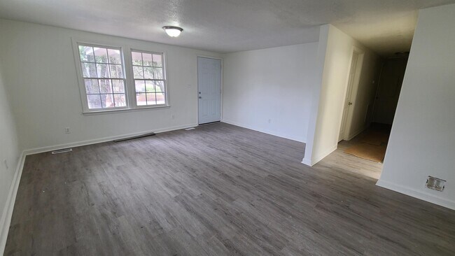 Building Photo - 172 Randall Ave