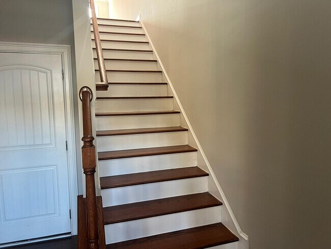 Building Photo - 523 Balsam Fir Dr