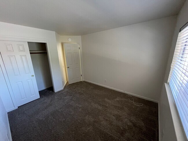 Building Photo - North Modesto Home