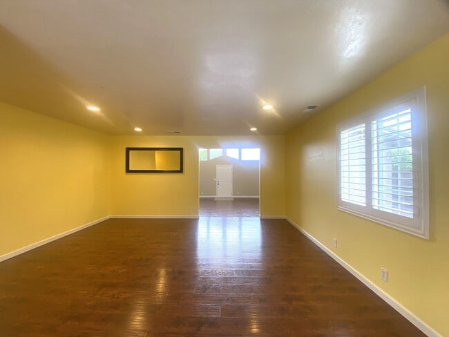 Building Photo - Sunlit 3-Bed Fremont Home in Cabrillo with...