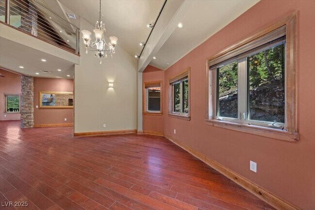 Building Photo - 386 Alpine Way