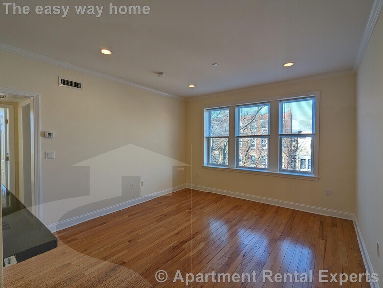 Building Photo - 3 Chauncy St