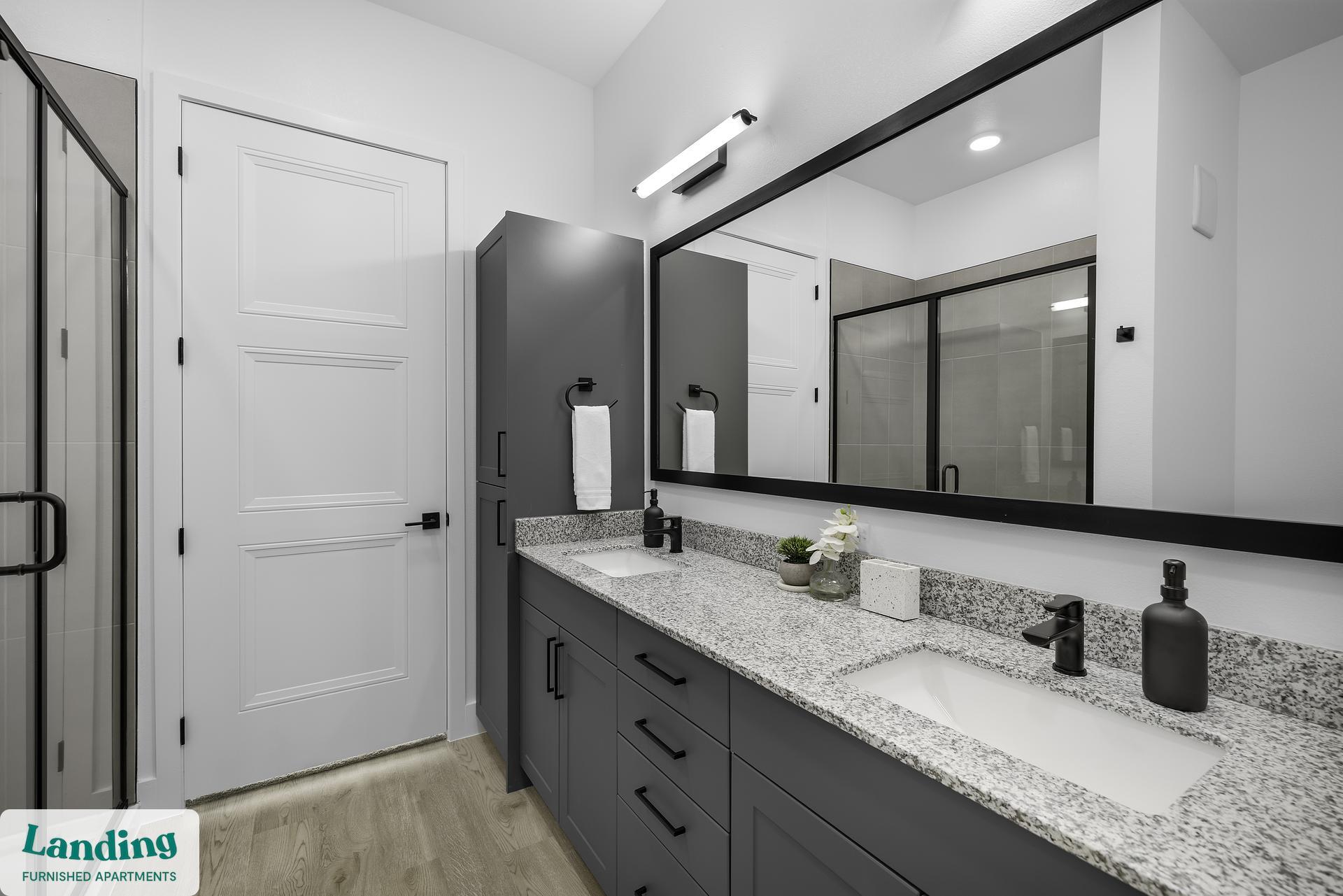 Building Photo - 650 E Sycamore St