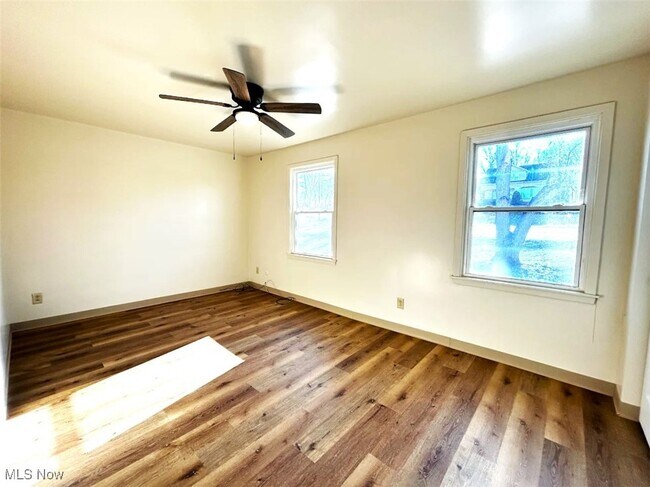 Building Photo - 430 Canton Rd