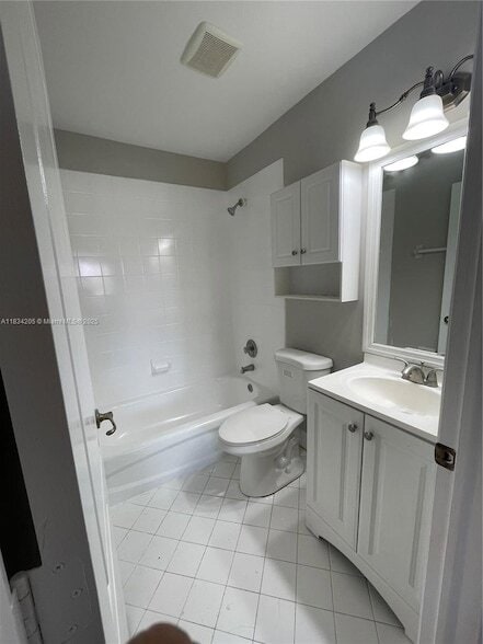 Building Photo - 14124 SW 121st Pl