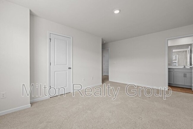 Building Photo - 122 March Crk Dr