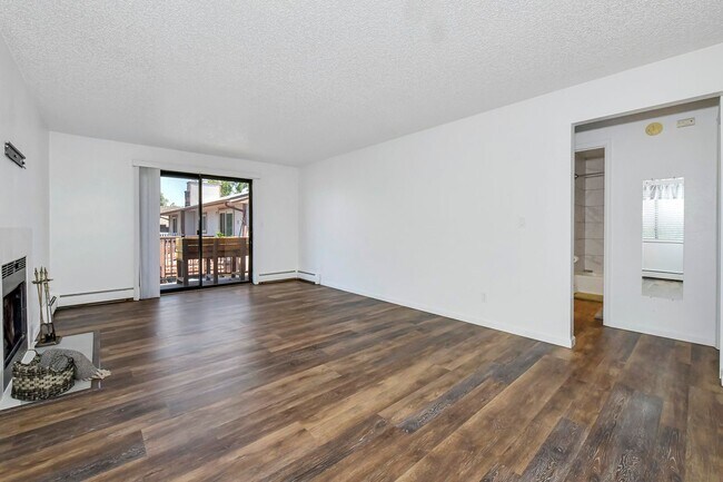 Building Photo - 6702 Dublin Loop W