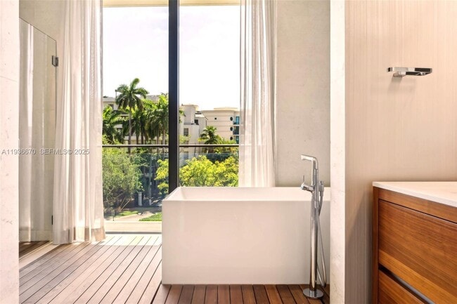 Building Photo - 3581 E Glencoe St