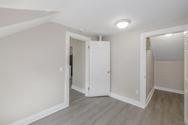 Building Photo - 576 Jefferson St