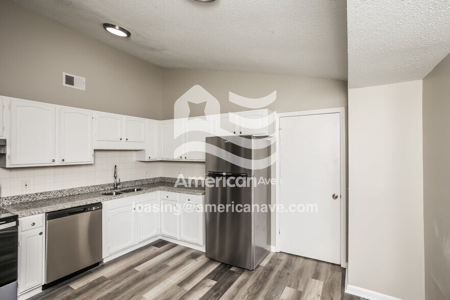 Building Photo - 244 Jadetree Dr