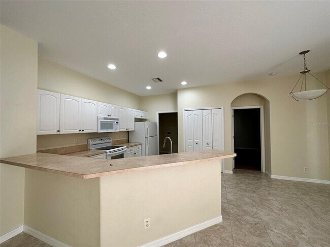 Building Photo - 3643 Spinner Ave