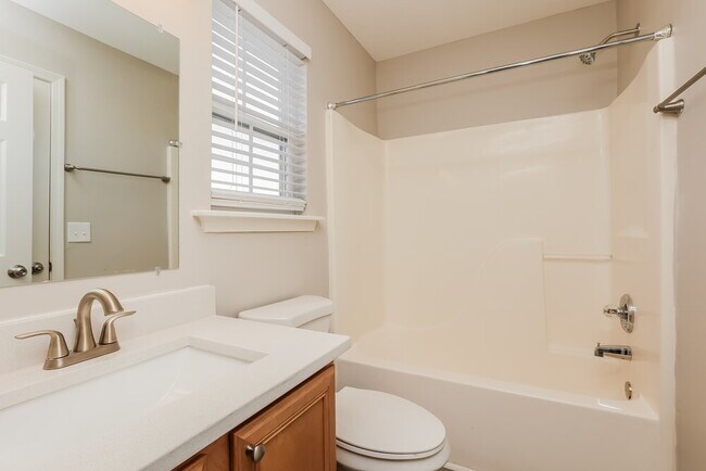 Building Photo - 3033 Ace Wintermeyer Dr