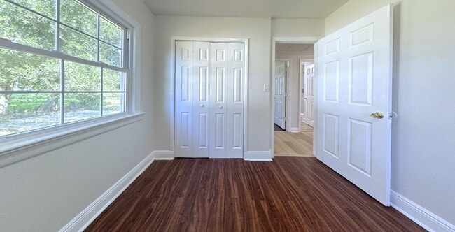 Building Photo - 5506 Staley Dr