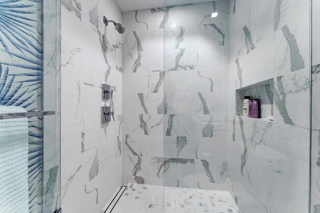 Building Photo - 3730 N Ocean Dr