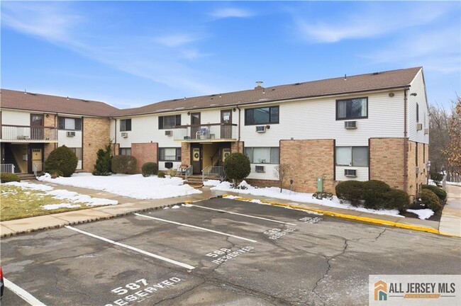 Building Photo - 1210 Cricket Ln