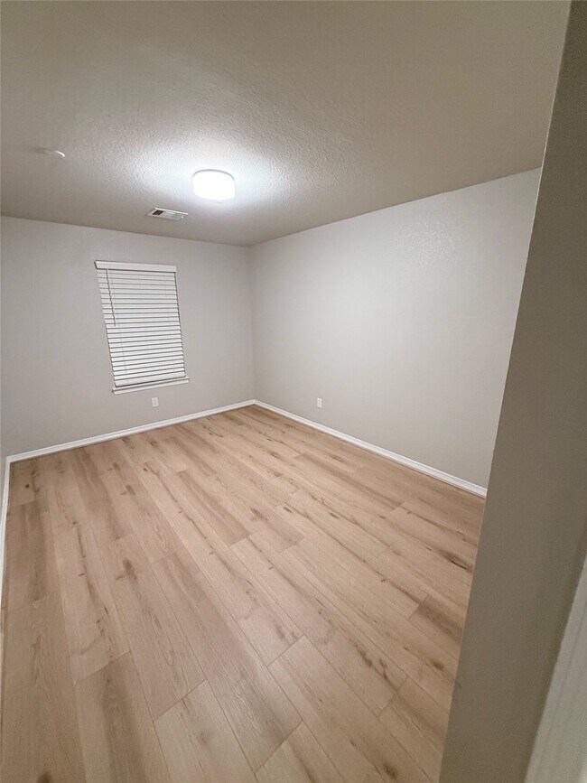 Building Photo - 2830 Scanlan Mdw