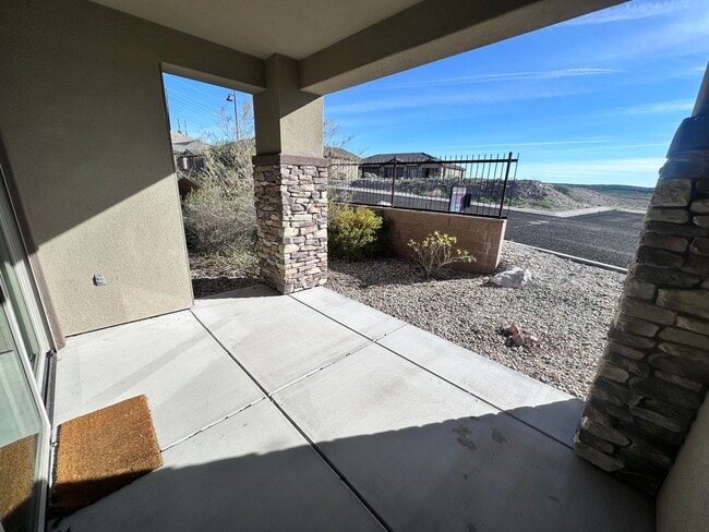 Building Photo - 1350 River Boat Dr