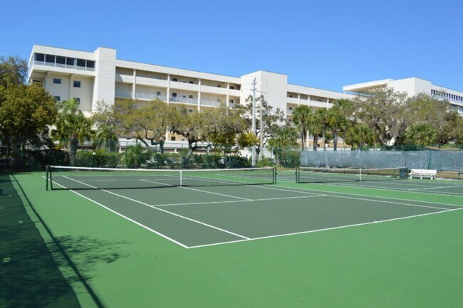 Building Photo - 2 BED 1 BATH CONDO ON SIESTA KEY **ALL UTILITIES/WIFI INCLUDED**