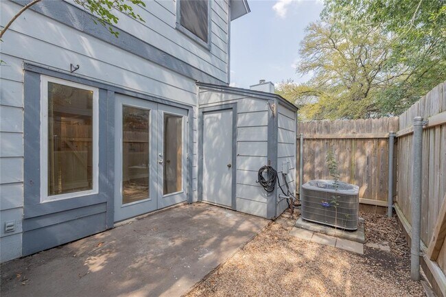 Building Photo - 1411 Gracy Farms Ln