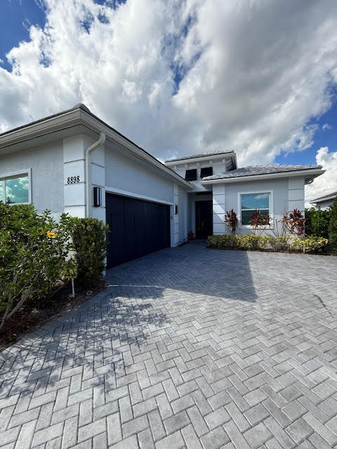 Building Photo - 8898 SW Breve Way