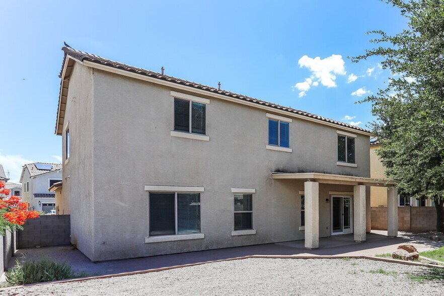 Building Photo - 192 W Calle Cascara