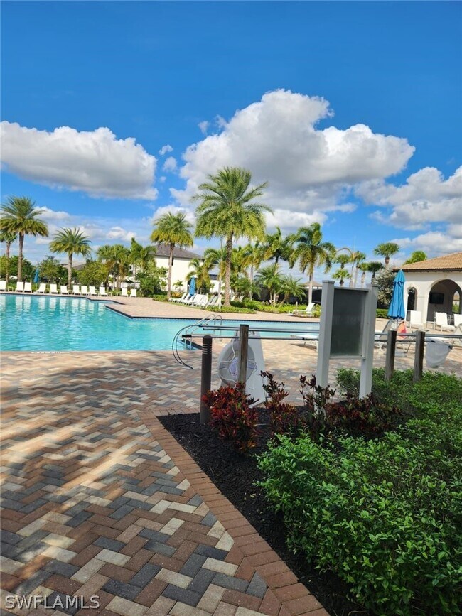 Building Photo - 5061 Penella