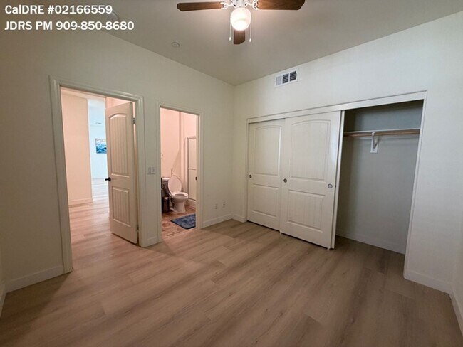 Building Photo - Eastvale 4 Bedroom Condo